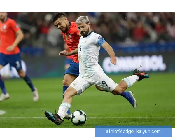 哥伦比亚队防守强悍，数据显示后防线成为球队胜利关键，表现亮眼